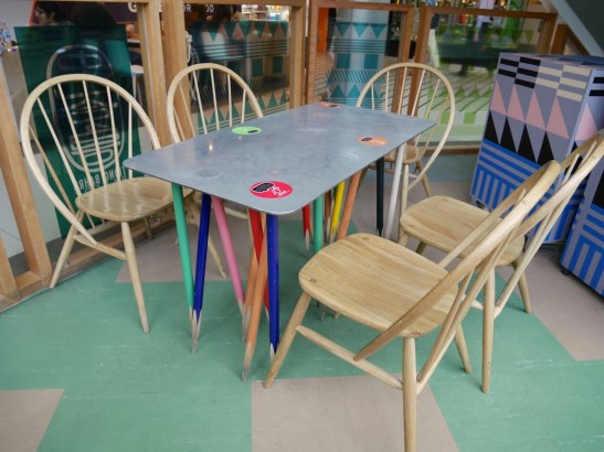 Tiong bahru-pencil table legs